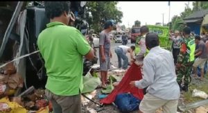 Diduga Mengalami Rem Blong Dua Orang Meninggal di TKP