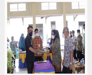 Bupati Way Kanan Lakukan Sertijab Camat Pakuan Ratu