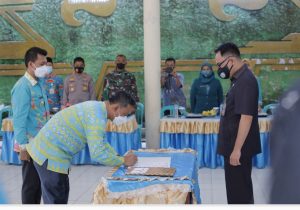 Wabup Way Kanan Tinjau Kegiatan Vaksinasi Covid-19 Di PTPN VII Unit Tulung Buyut