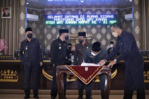 Bupati Raden Adipati Surya Hadiri Rapat Paripurna DPRD Kabupaten Way Kanan