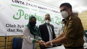 Bupati Lampung Tengah Bayar Zakat Mal Melalui Baznas