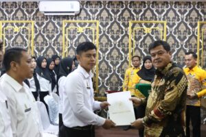 Bupati Lampung Tengah Musa Ahmad menghadiri acara Penyerahan Surat PPPK 