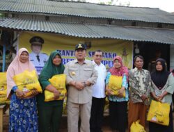 Gubernur Arinal Berdialog dan Berikan Bantuan Sosial kepada Masyarakat Desa Berasan Makmur, Kecamatan Tanjung Raya, Mesuji