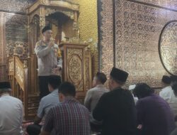 Ceramah Ramadhan, Kapolres Way Kanan Sampaikan Himbauan Kamtibmas di Masjid.