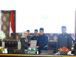 Bupati Way Kanan Sampaikan Rancangan Perubahan KUA-PPAS Tahun Anggaran 2025