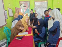 Sekda Way Kanan Tinjau Kegiatan Cek Kesehatan Gratis Siswa Sekolah