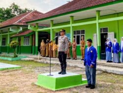 Upacara di SMAN 3 Blambangan Umpu, Kasat Binmas Polres Way Kanan