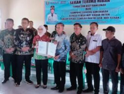 Bupati Ayu Hadiri Serah Terima Tanah dan Aset Bangunan untuk Calon Lokasi Sekolah Rakyat