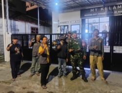 Wujudkan Malam Tahun Baru yang Kondusif, Babinsa Koramil 410-05/TKP Gelar Patroli Sinergi di Kelurahan Palapa