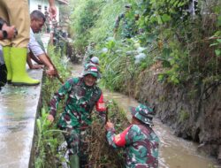 Sinergi TNI dan Masyarakat: Koramil 410-06/Kedaton Gelar Aksi Bersih Saluran Air Way Ruwa Rajabasa