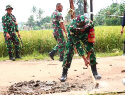 Sinergi Koramil 410-04/TKT dan Kelurahan Way Kandis Gelar Normalisasi Drainase di Jalan Cempaka 3