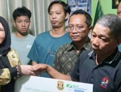 Wali Kota Eva Dwiana Sambangi Way Halim, Salurkan Santunan BPJS Ketenagakerjaan bagi Ahli Waris