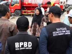 Atasi Dampak Banjir, Wali Kota Eva Dwiana Tinjau Langsung Pembersihan Irigasi di Kedaton dan Way Halim