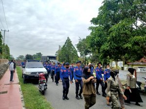 Anggota Satpol PP dan Damkar Waykanan Adakan Longmarch Sejauh 10 Kilometer