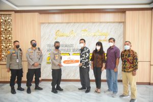 Polda Lampung Bagikan Bantuan 1 Ton Telur dari Japfa Comfeed kepada Masyarakat