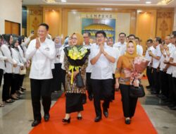Sekdaprov Fahrizal Lepas Kepala Bapenda Adi Erlansyah dan Kepala Balitbangda Hamartoni Ahadis Memasuki Masa Purnabakti, Pemprov Lampung Sampaikan Apresiasi dan Ucapkan Terima Kasih