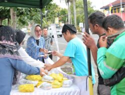 Kunjungi Festival Pasar Takjil, Ibu Riana Sari Arinal Lepas Bantuan OPD Program Siger Berbagi untuk Dibagikan kepada Masyarakat di Kota Bandarlampung