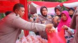 Bantu Kebutuhan Masyarakat Jelang Lebaran, Polresta Bandar Lampung Gelar Pasar Murah