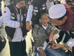 Kisah Polwan Bantu Jemaah Haji saat Cuaca Panas di Arab Saudi