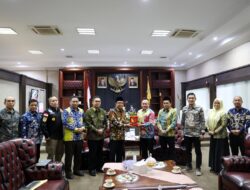 Pj. Gubernur Samsudin Terima Kunjungan Kerja Ketua Bawaslu Lampung Iskardo P. Panggar Beserta Jajaran Membahas Persiapan Pilkada Serentak 2024