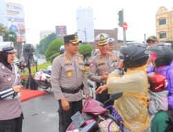 Gebyar Ops Patuh Krakatau 2024, Kapolresta Bandar Lampung Berikan Reward Bagi Pengendara Tertib