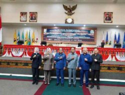 Pj. Gubernur Bersama Ketua DPRD Lampung Tandatangani Raperda Pertanggungjawaban Pelaksanaan APBD 2023