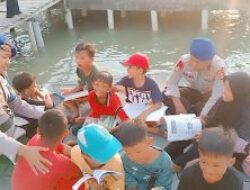 Ditpolairud Polda Lampung Gelar Perpustakaan Terapung: Dukung Pendidikan Anak Pesisir
