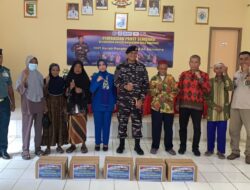 Jelang Ulang Tahunnya Ke- 60, Lanal Lampung Bagikan Paket Sembako Ke Desa Binaan