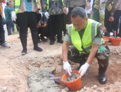 Dandim 0410/KBL Letkol Arm Roni Hermawan SH.MM bersama Walikota Hj. Eva Dwiana Menghadiri Acara Peletakan Batu Pertama Pembangunan Gedung 10 Lantai RSUD A. Dadi Tjokrodipo