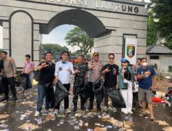 TNI POLRI Kompak Dan solit Dalam Pengawalan Aksi Unjuk Rasa Aliansi Lampung