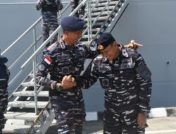 Lanal Lampung Sambut Kedatangan KRI Brawijaya – 320 di Dermaga Caligi Bensam