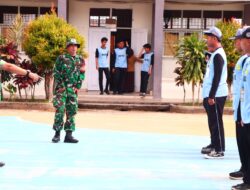 Ratusan Siswa-Siswi SMAN 7 Bandarlampung Mengikuti Gerakan Instruktur dari Babinsa Dihalaman Sekolah