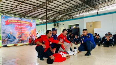 Gandeng Damkar dan PMI PLN UP3 Metro Gelar Pelatihan Tanggap Darurat dan Pemadam Kebakaran