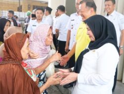 Wali Kota Eva Dwiana Gandeng Han Yuan Chinese Salurkan Bantuan Beras bagi Warga