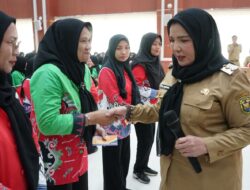 Wali Kota Bagikan Dana Insentif Kader Posyandu, Poskeskel dan Pokmas