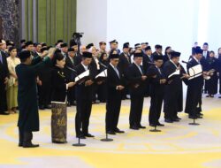 PENGUCAPAN SUMPAH JABATAN ANGGOTA DEWAN KOMISIONER OJK