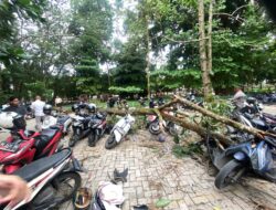 Unila Berikan Bantuan Perbaikan bagi Kendaraan Mahasiswa Terdampak Pohon Tumbang