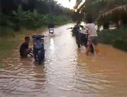 Curah Hujan Tinggi, Way Umpu dan Way Besai Meluap Rendam Permukiman di Pakuan Ratu
