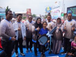 Wali Kota Bandar Lampung Eva Dwiana Ajak Warga Hidup Sehat Lewat Jalan Sehat HUT ke-344 Bandar Lampung
