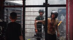 Aksi Heroik, Prajurit Yonif 945/PPC Selamatkan Permukiman Warga