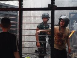 Aksi Heroik, Prajurit Yonif 945/PPC Selamatkan Permukiman Warga