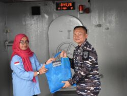 Guskamla Koarmada I BKO KRI Imam Bonjol-383 Gelar Bakti Sosial dan Open Ship di Lampung
