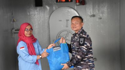 Guskamla Koarmada I BKO KRI Imam Bonjol-383 Gelar Bakti Sosial dan Open Ship di Lampung