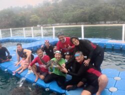 Menantang Ombak dan Hujan demi Surga Tersembunyi Teluk Lampung