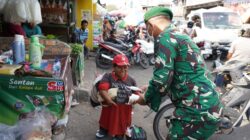 Antisipasi Abu Vulkanik Anak Krakatau, Korem 043/Gatam Bagikan Masker dan Bersihkan Sekolah di Metro
