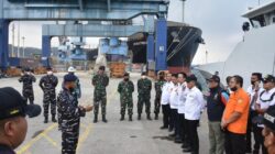 Lanal Lampung Bersama Forkopimda Pantau Aktivitas Gunung Anak Krakatau Menggunakan KRI Lepu-861